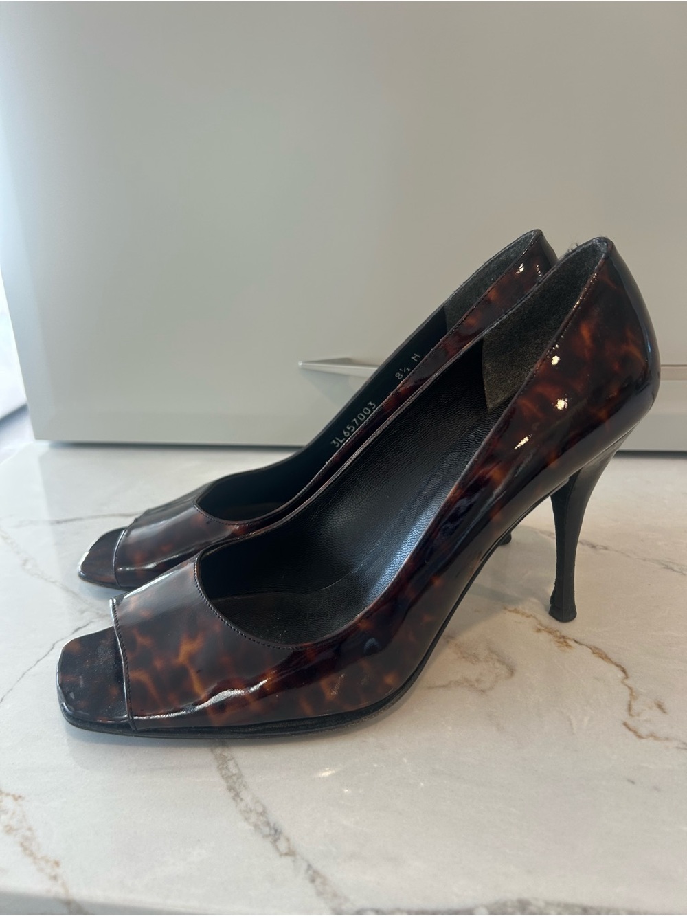 Stuart Weitzman Tortoiseshell Patent Peep-Toe Heels - Brown/Black❤️8